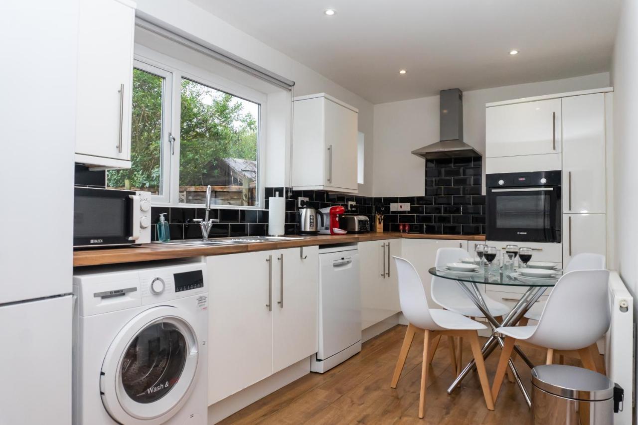 Hébergement de vacances Relaxation By Olauda Sa - 3 Bed House With Free Parking Bristol